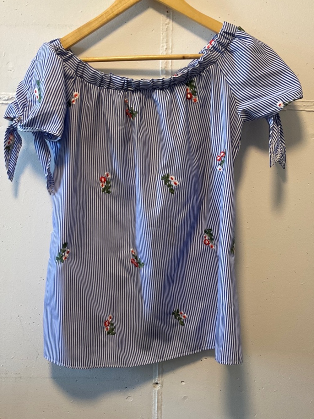 1.4.3. Story by Line Up Blue Striped Off-Shoulder Floral Tie-Sleeve Top